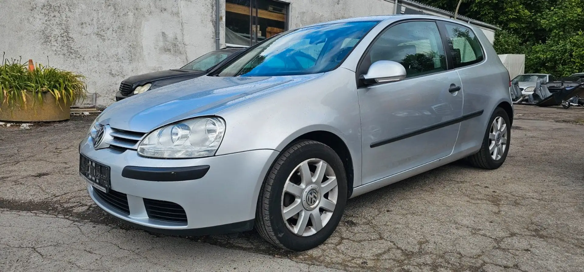 Volkswagen Golf V Lim. Trendline 1.4 75 PS Kima Срібний - 1