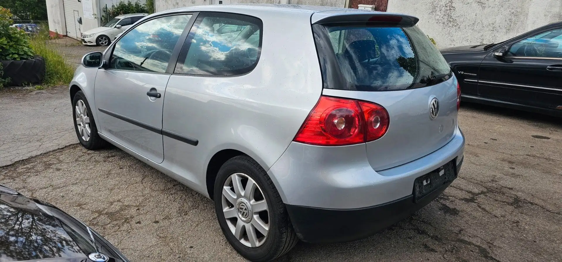 Volkswagen Golf V Lim. Trendline 1.4 75 PS Kima Срібний - 2