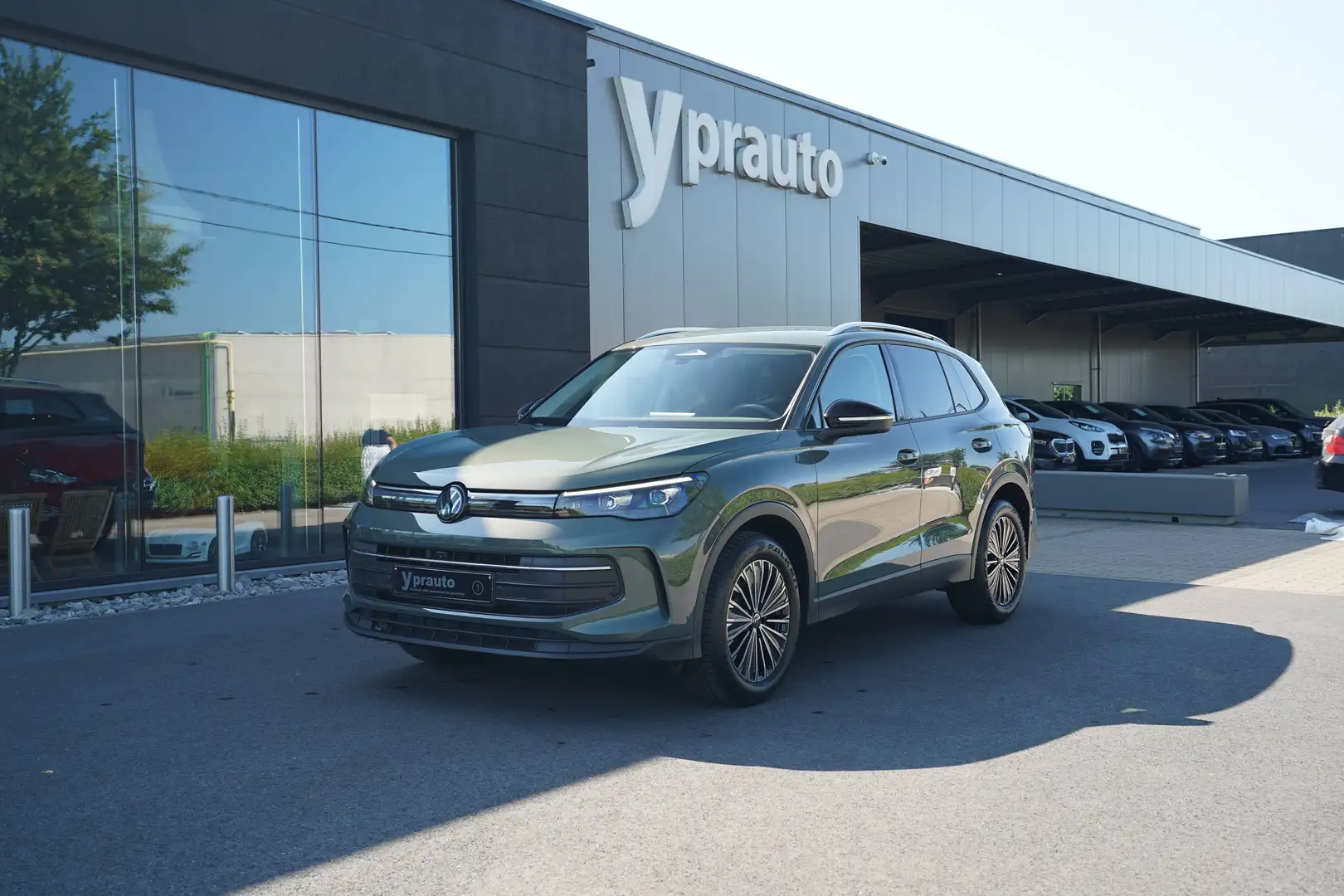 VOLKSWAGEN Tiguan