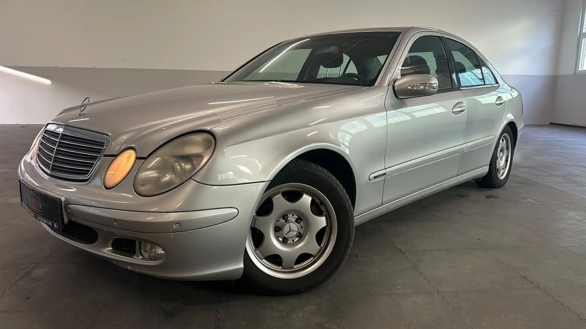 Mercedes-Benz E 220 E Limousine E 220 CDI#PDC#Navi#Schiebedach Silber - 2