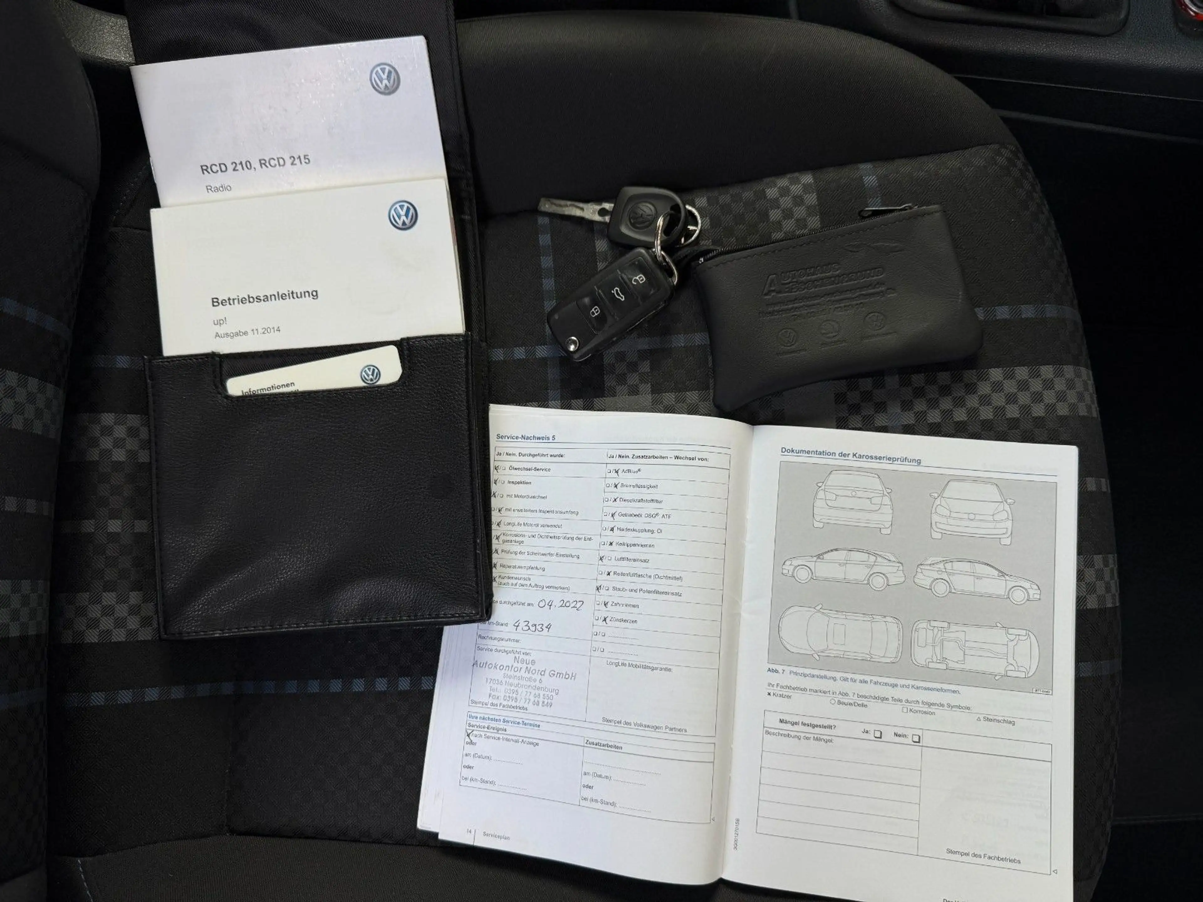Volkswagen up! club up!Scheckheft*Klima*TÜV NEU* — photo 15