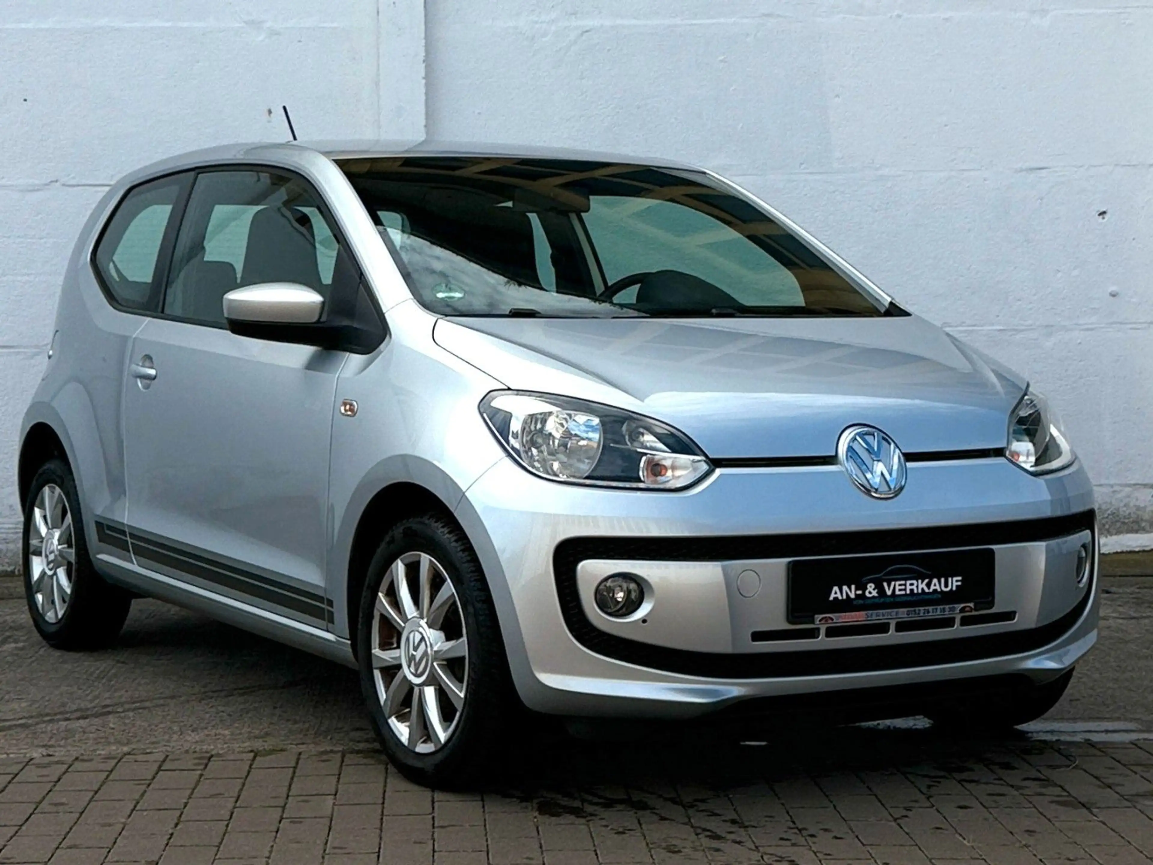 Volkswagen up! club up!Scheckheft*Klima*TÜV NEU* — photo 2