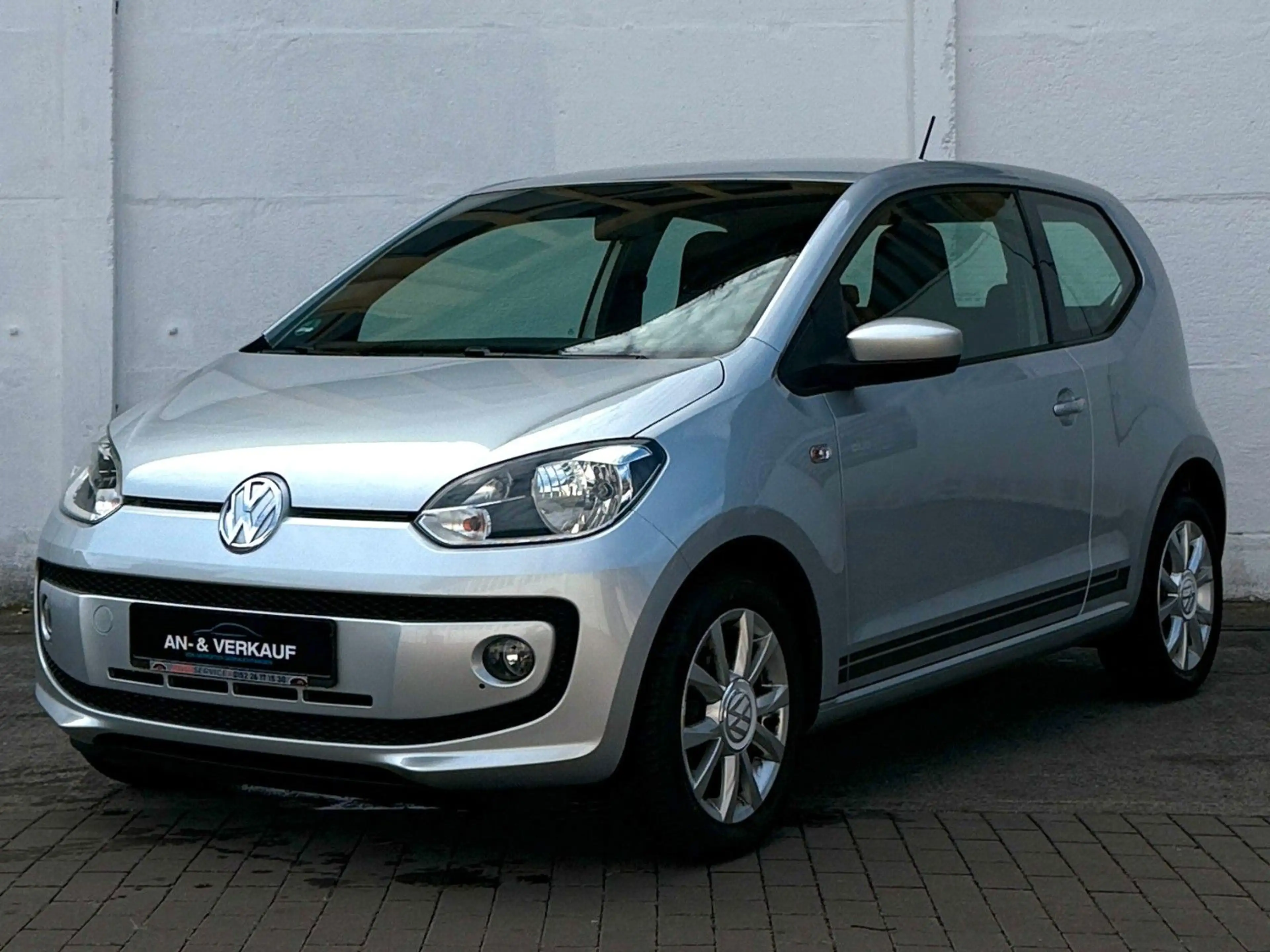 Volkswagen up! club up!Scheckheft*Klima*TÜV NEU*