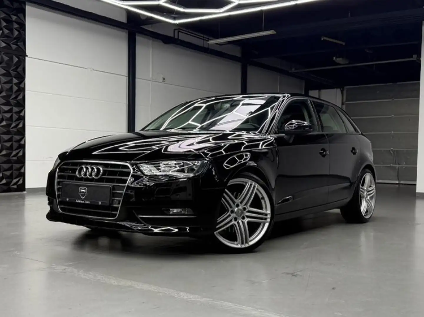 Audi A3 Sportback ambition quattro 2.HD/19ZOLL/PANO/NAVI Noir - 1