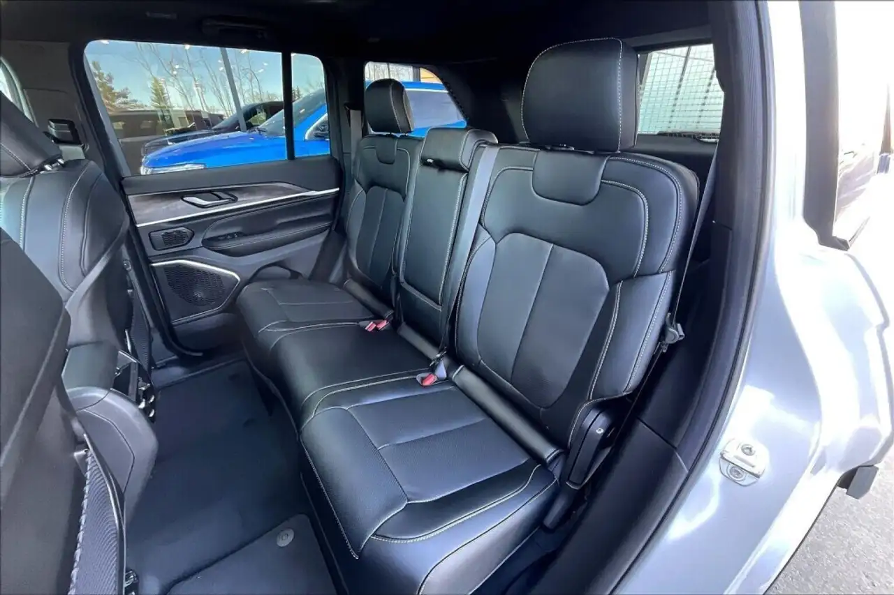 Jeep Grand Cherokee снимка Jeep Grand Cherokee