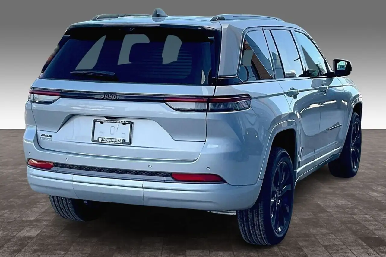 Jeep Grand Cherokee снимка Jeep Grand Cherokee