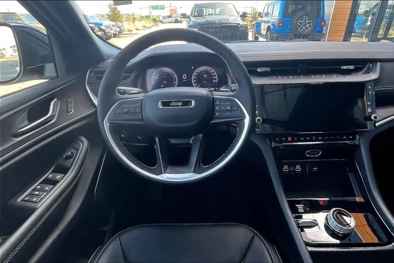 Jeep Grand Cherokee снимка Jeep Grand Cherokee