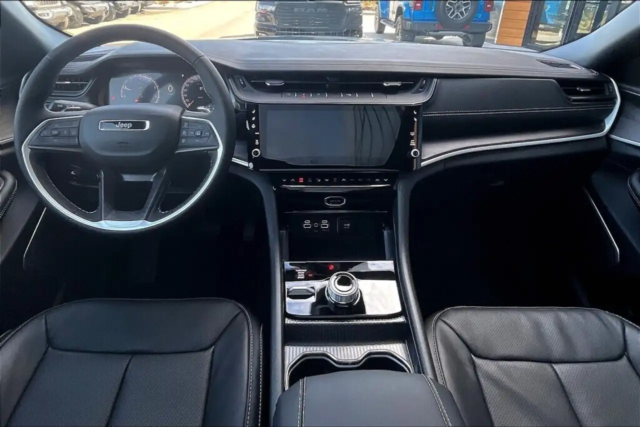 Jeep Grand Cherokee снимка Jeep Grand Cherokee