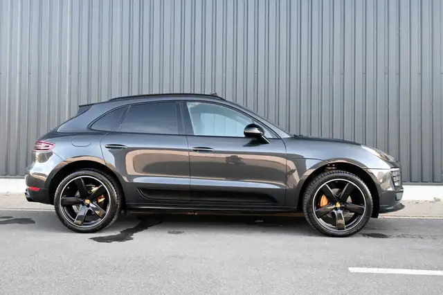 Porsche Macan view 6
