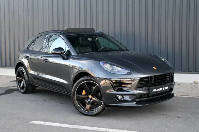 Porsche Macan view 2