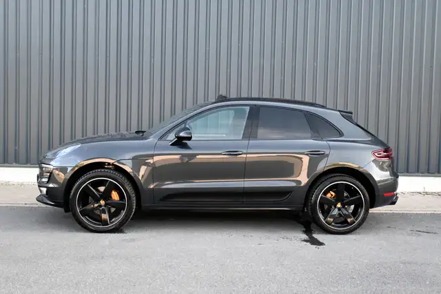Porsche Macan view 5