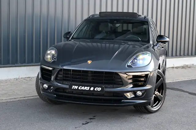 Porsche Macan view 7
