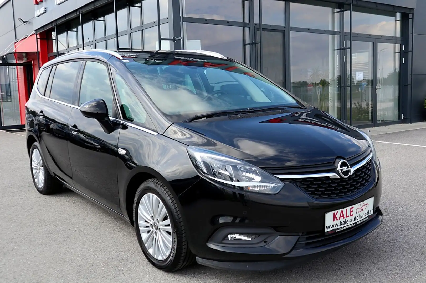 Opel Zafira 1,6 CDTI BlueInjection Innovation Schwarz - 2