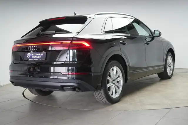 Audi Q8 view 4