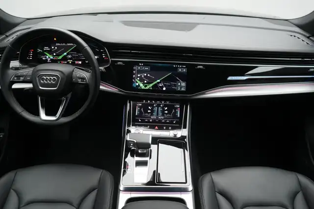 Audi Q8 view 15