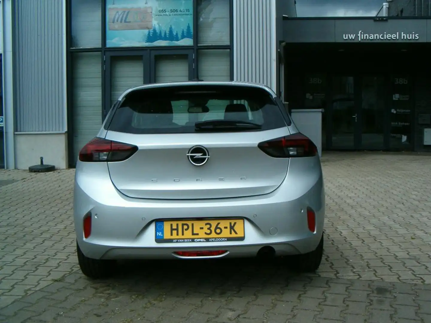 Opel Corsa 1.2 Edition + winterpakket Grijs - 2