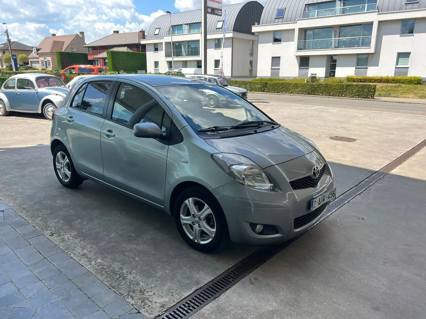 Toyota Yaris 1.33i VVT-i Comfort Zilver - 2