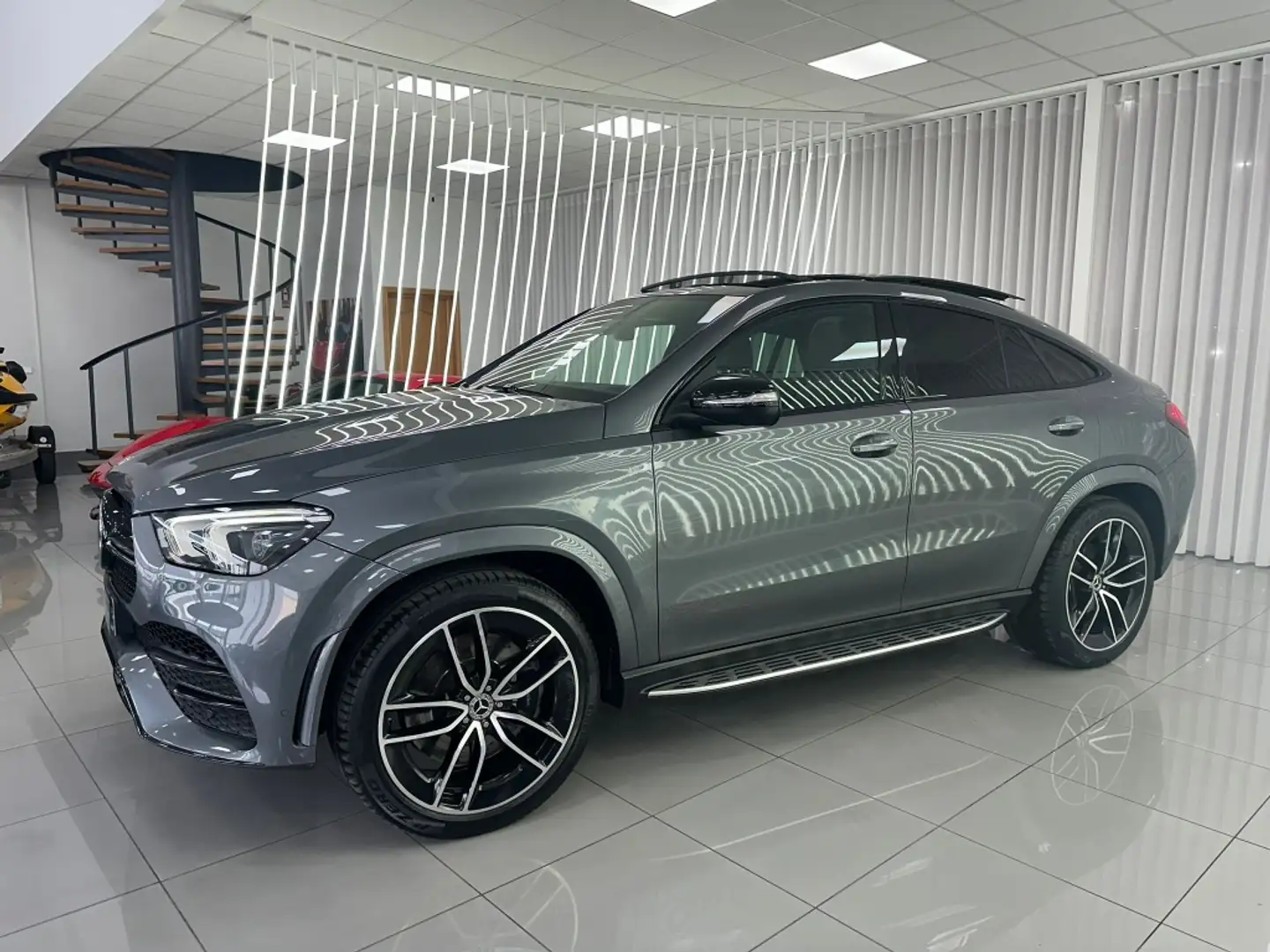 Mercedes-Benz GLE 400 Coupé 400d 4Matic Aut. Gris - 2