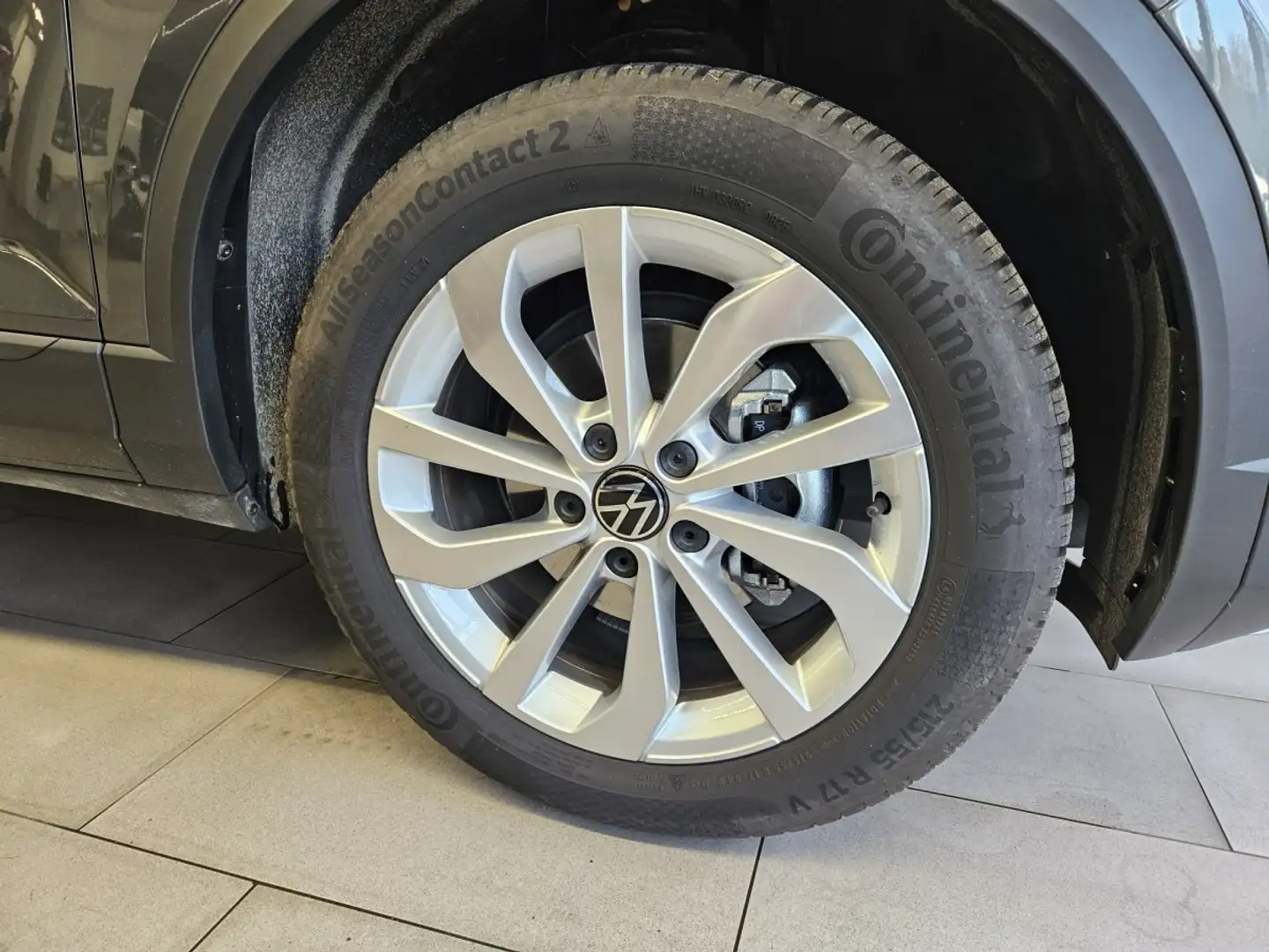 Volkswagen T-Roc 1,5 TSI 110KW DSG Life Nav,ACC,Ganzjr,Rfk Grau - 2