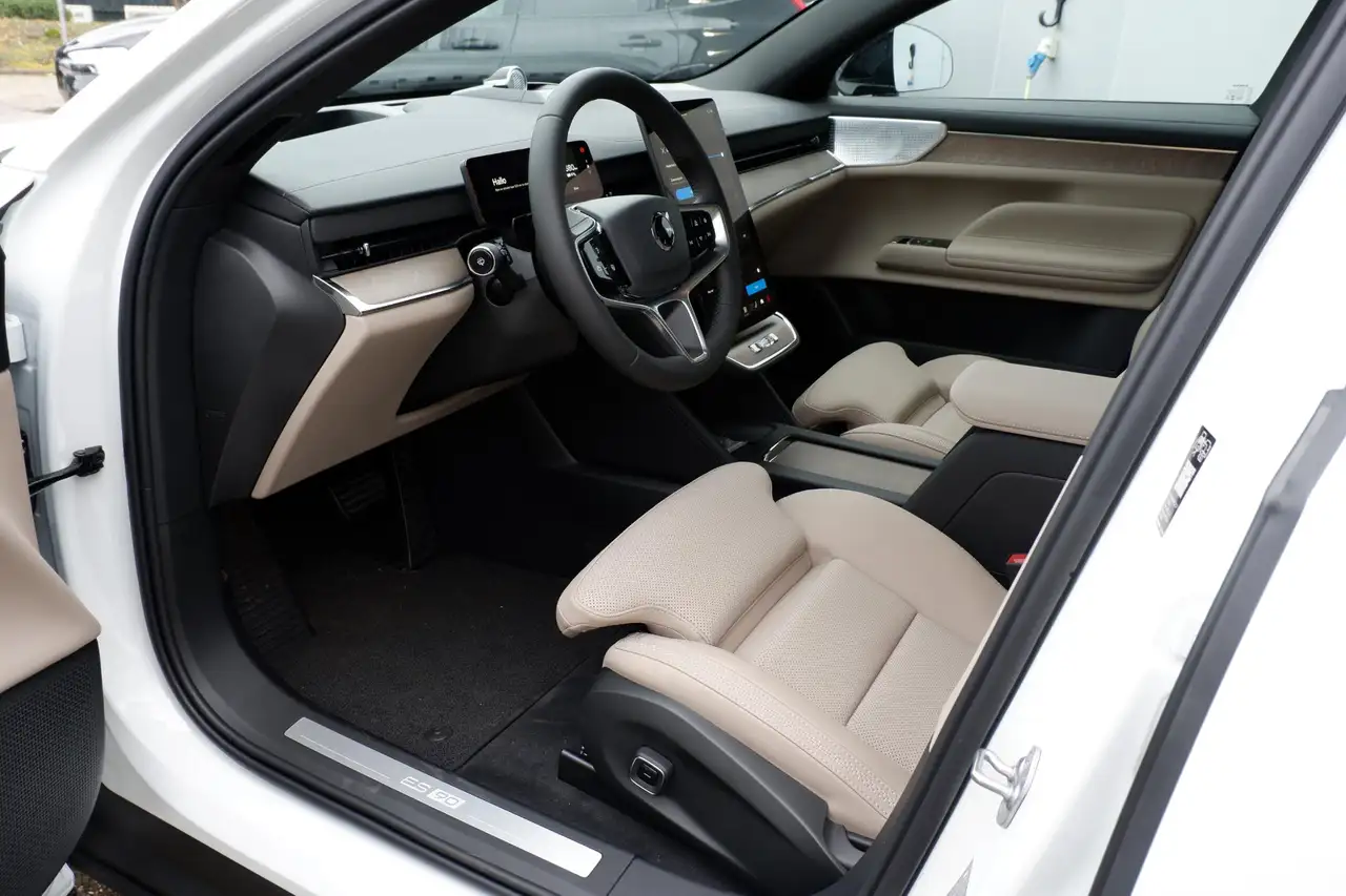 Volvo ES90 2026