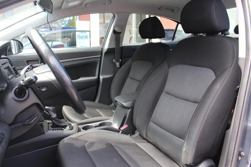 Hyundai ELANTRA 1.6 Automatik*Klimaautomatik*Tempomat*.. — photo 11