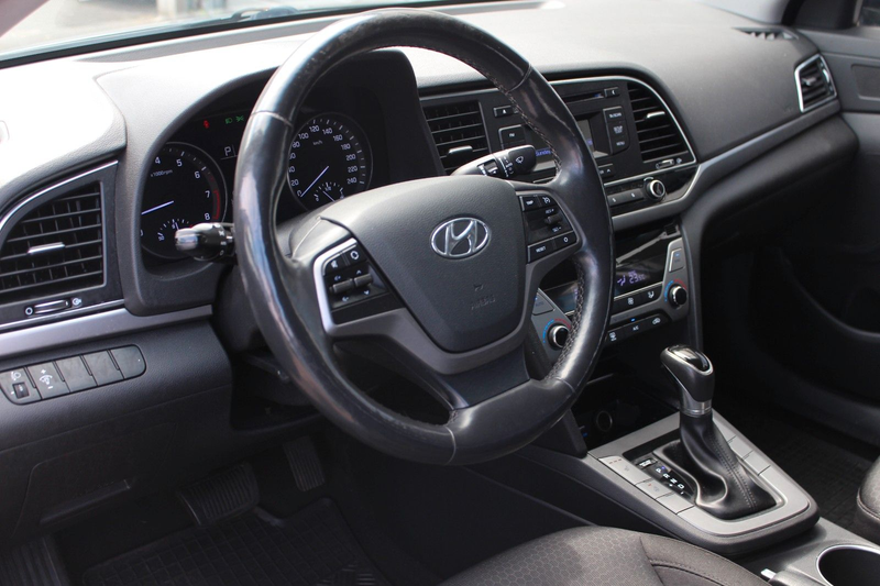Hyundai ELANTRA 1.6 Automatik*Klimaautomatik*Tempomat*.. — photo 9