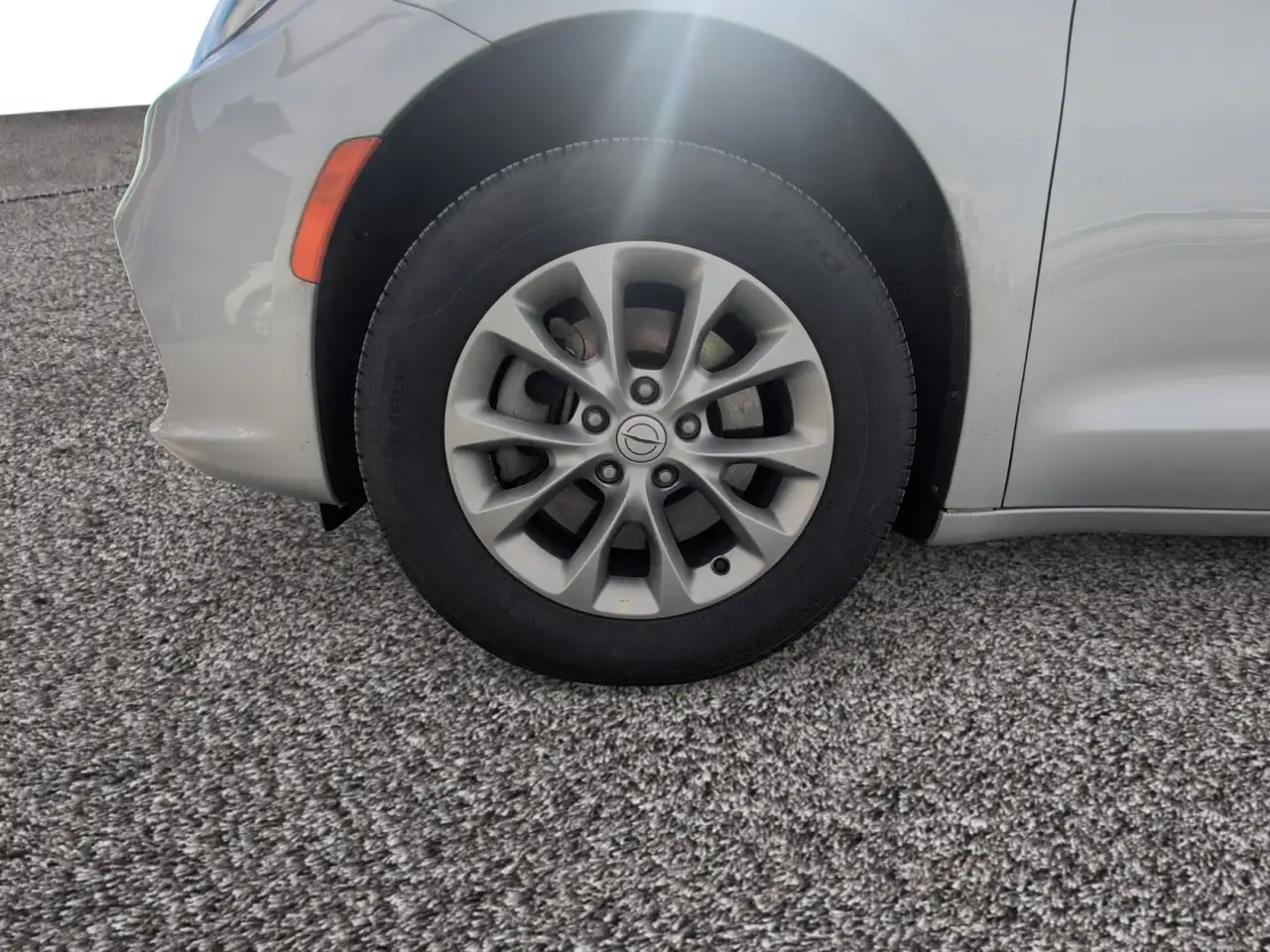 Chrysler Pacifica снимка Chrysler Pacifica