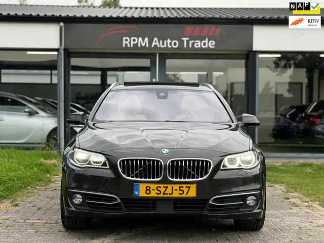 BMW 528 5-serie Touring 528i High Luxury/Pano/Memory/New D