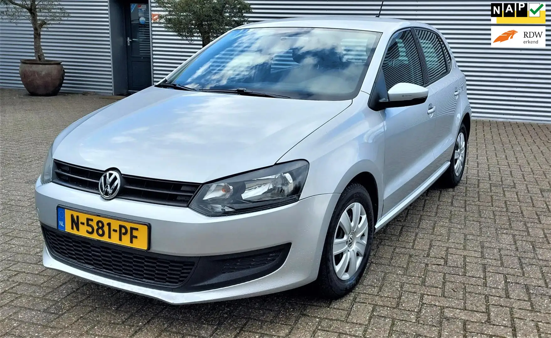 Volkswagen Polo 1.2 , 5deurs, airco, centrale vergrendeling, elekt Gris - 1