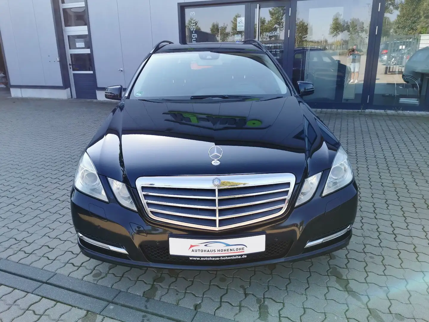 Mercedes-Benz E 220 CDI BlueEfficiency Schwarz - 2