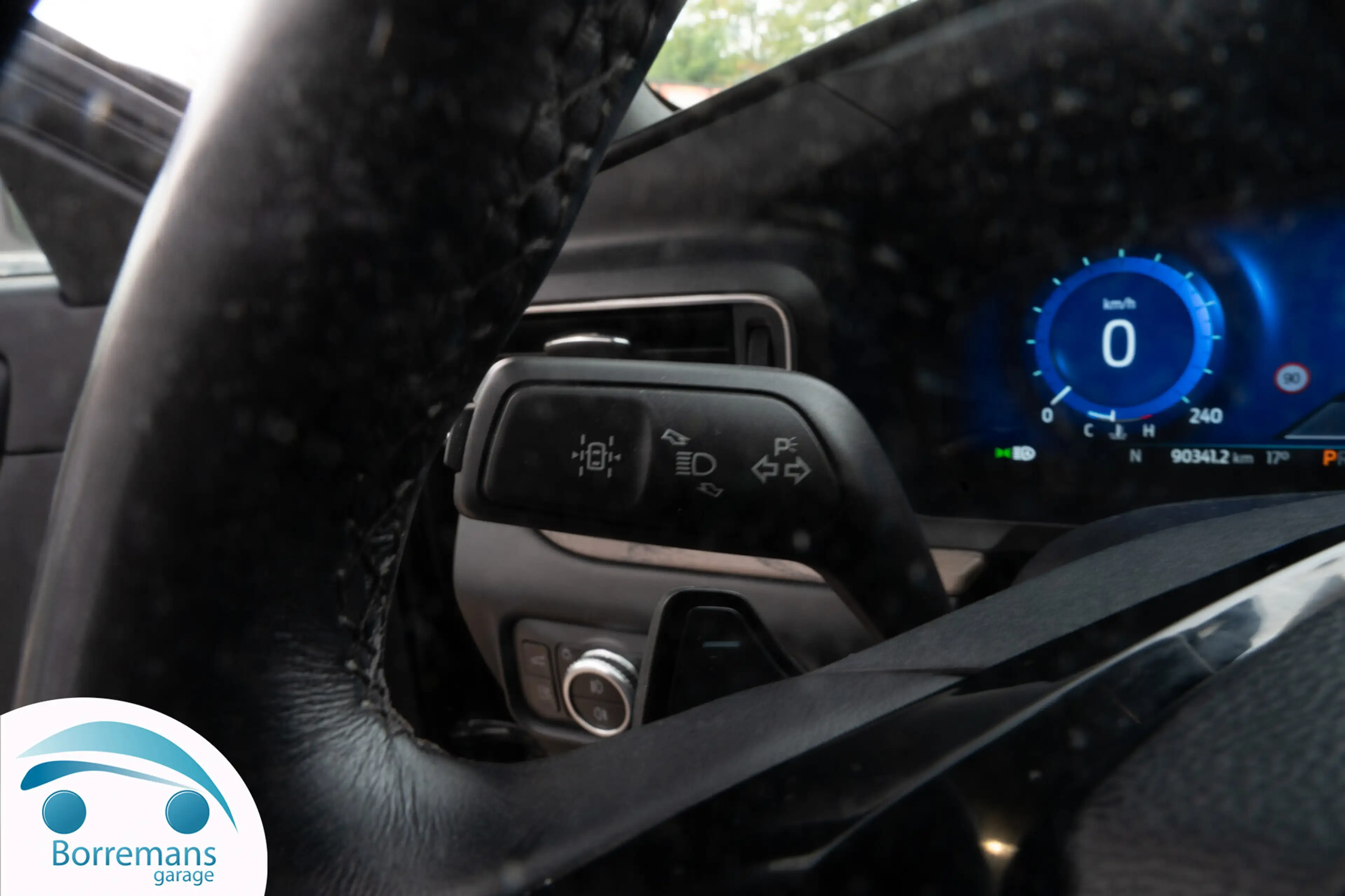 Ford Explorer 3.0 V6 HYBRIDE ST-LINE 360 PK PLATINIUM — photo 13