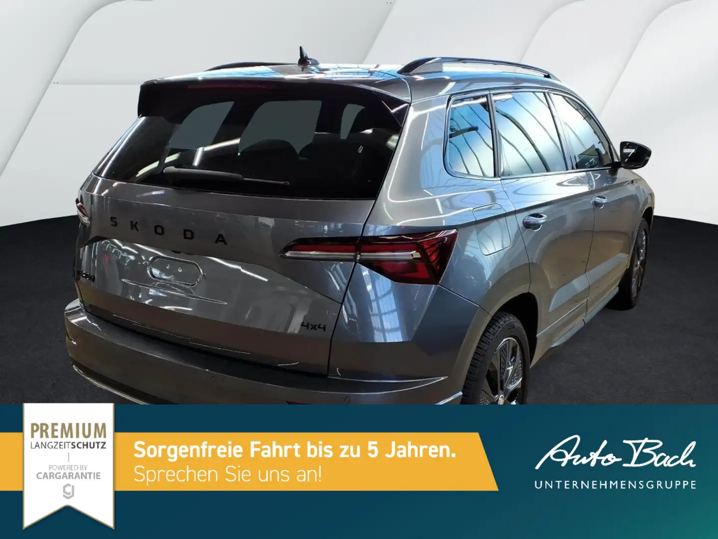 Skoda Karoq Sportline 2.0 TSI DSG 4x4 Panorama AHK LED Grau - 2