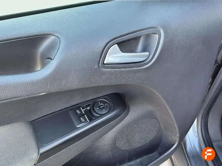 Ford Transit Courier 2020, foto 18