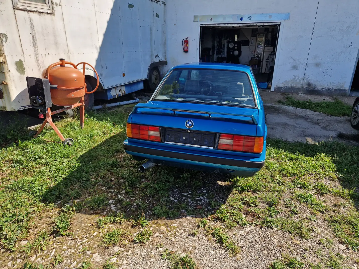 BMW 318 318is Bleu - 2