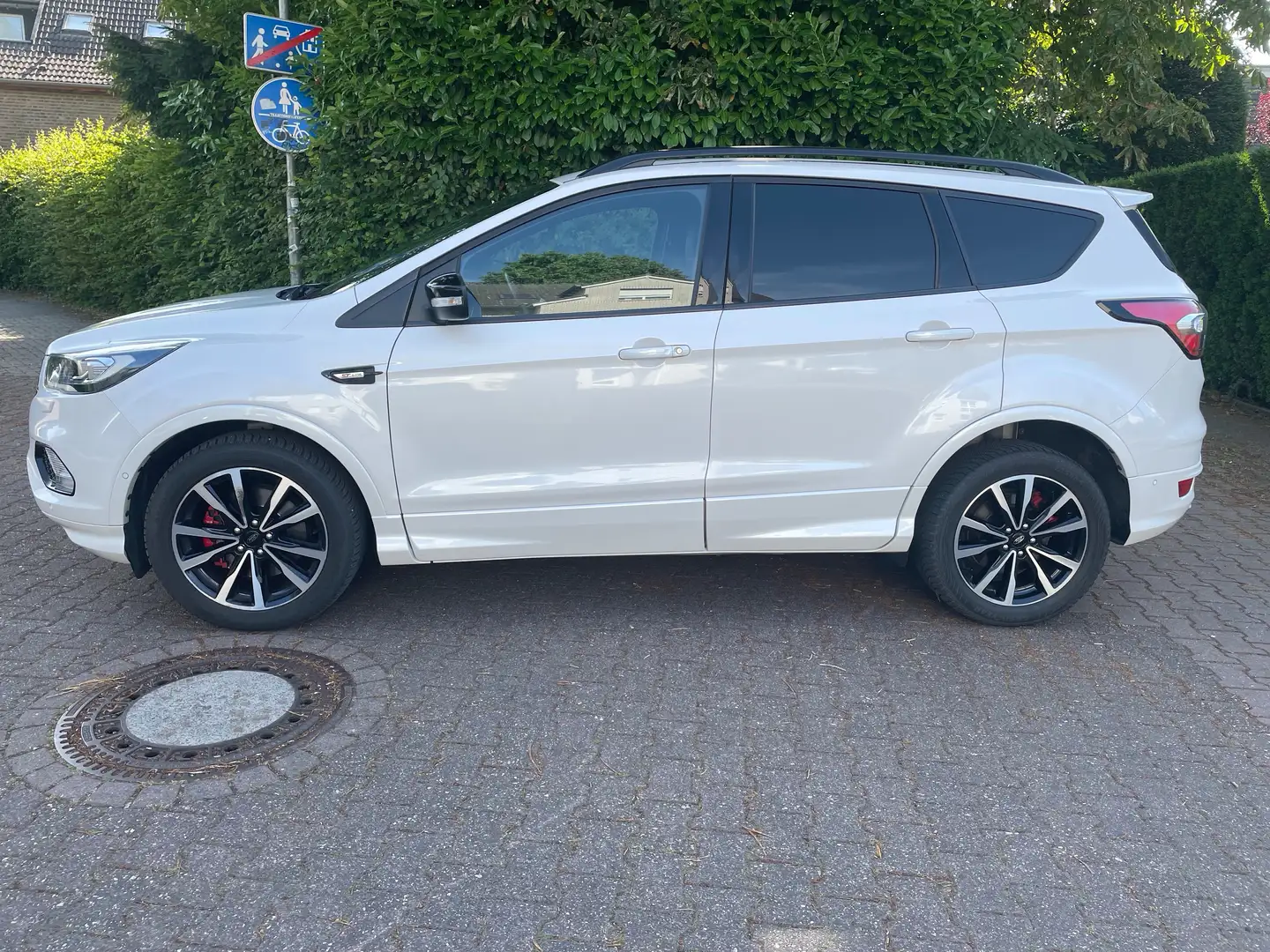 Ford Kuga ST-Line 1,5 EcoBoost; Allwetterr.,Winterp., Navi, Weiß - 2