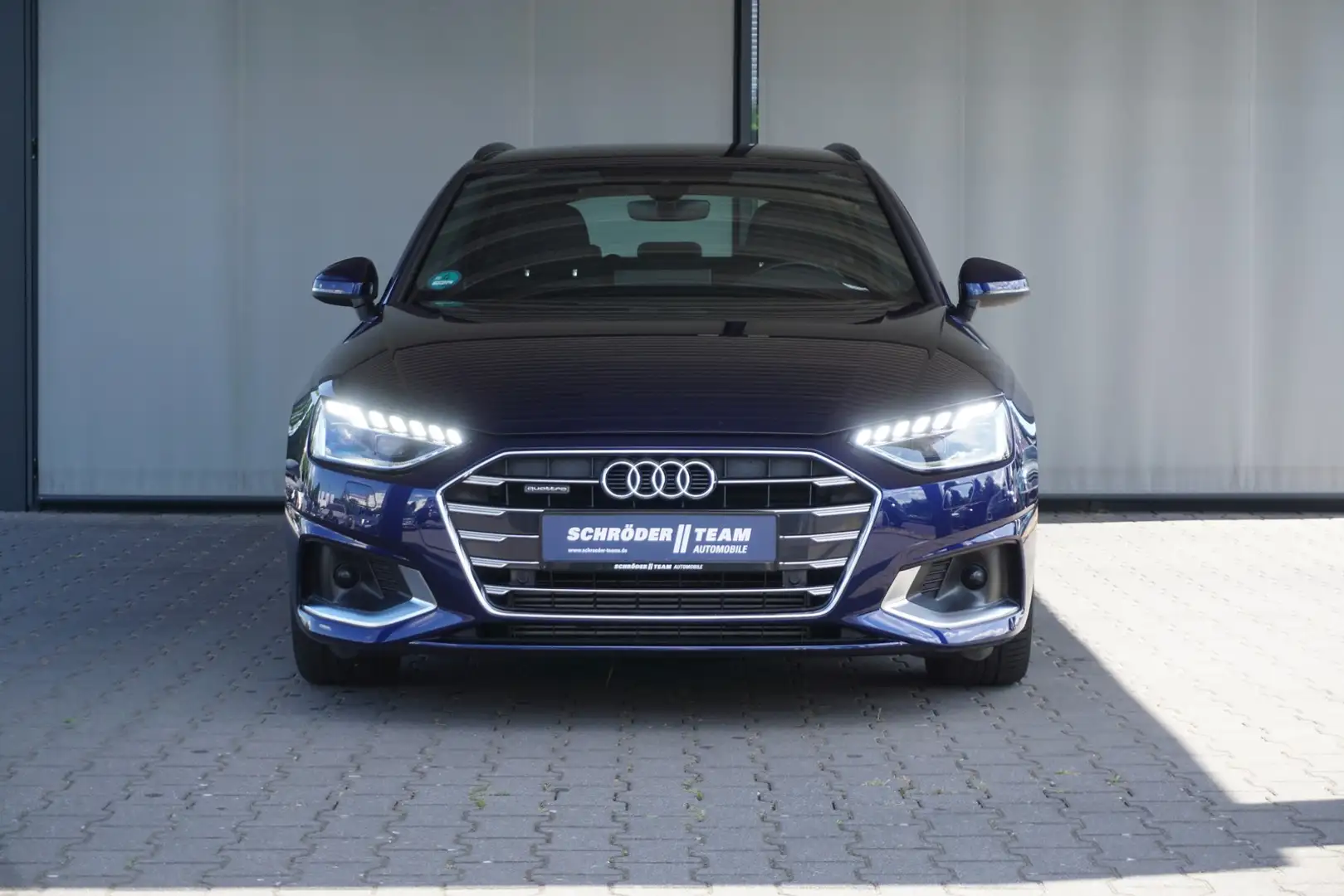 Audi A4 Avant 45 TFSI quattro advanced ACC Matrix Navi Bleu - 2