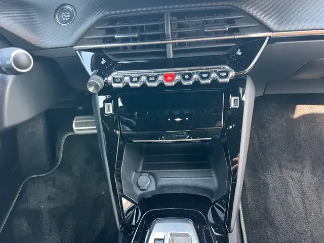 Peugeot 2008 view 12