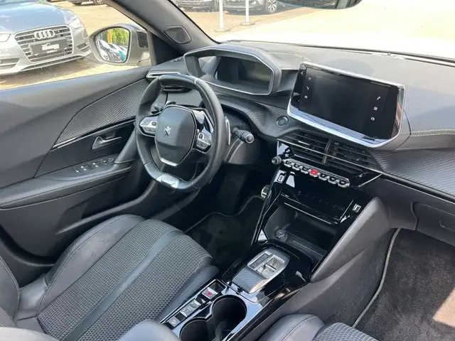 Peugeot 2008 view 10