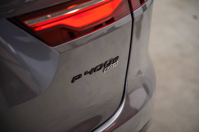 Jaguar F-Pace 2.0 T PHEV AWD P400e R-Dynamic Black pack — photo 12