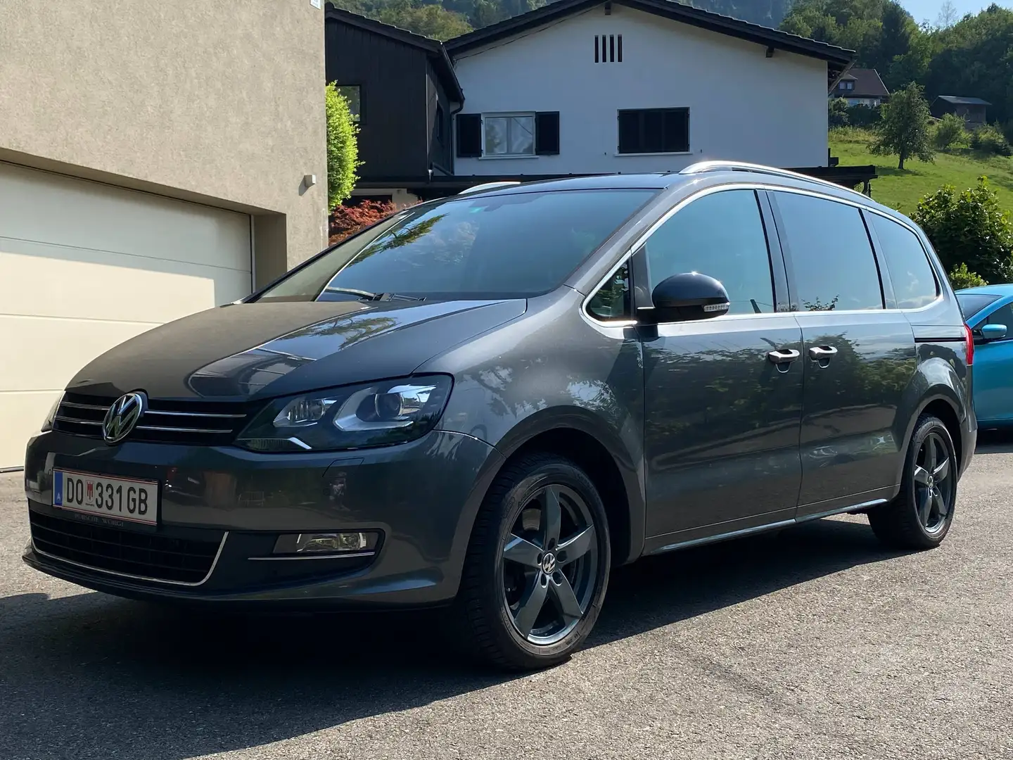 Volkswagen Sharan Sharan Comfortline BMT 2,0 TDI DPF 4Motion Comfortline Grau - 1