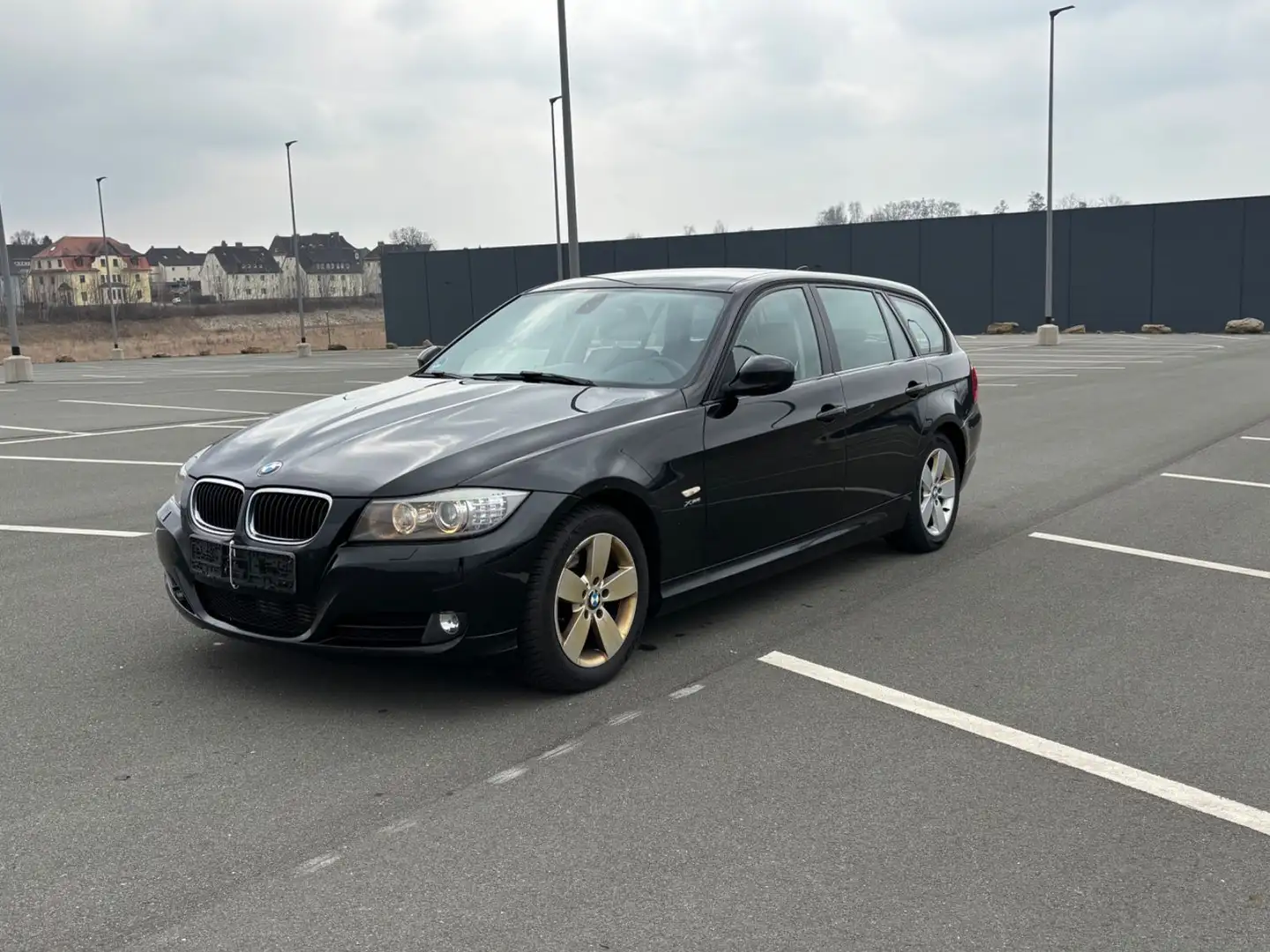 BMW 320 d xDrive Touring 184 PS Navi Xenon Noir - 1