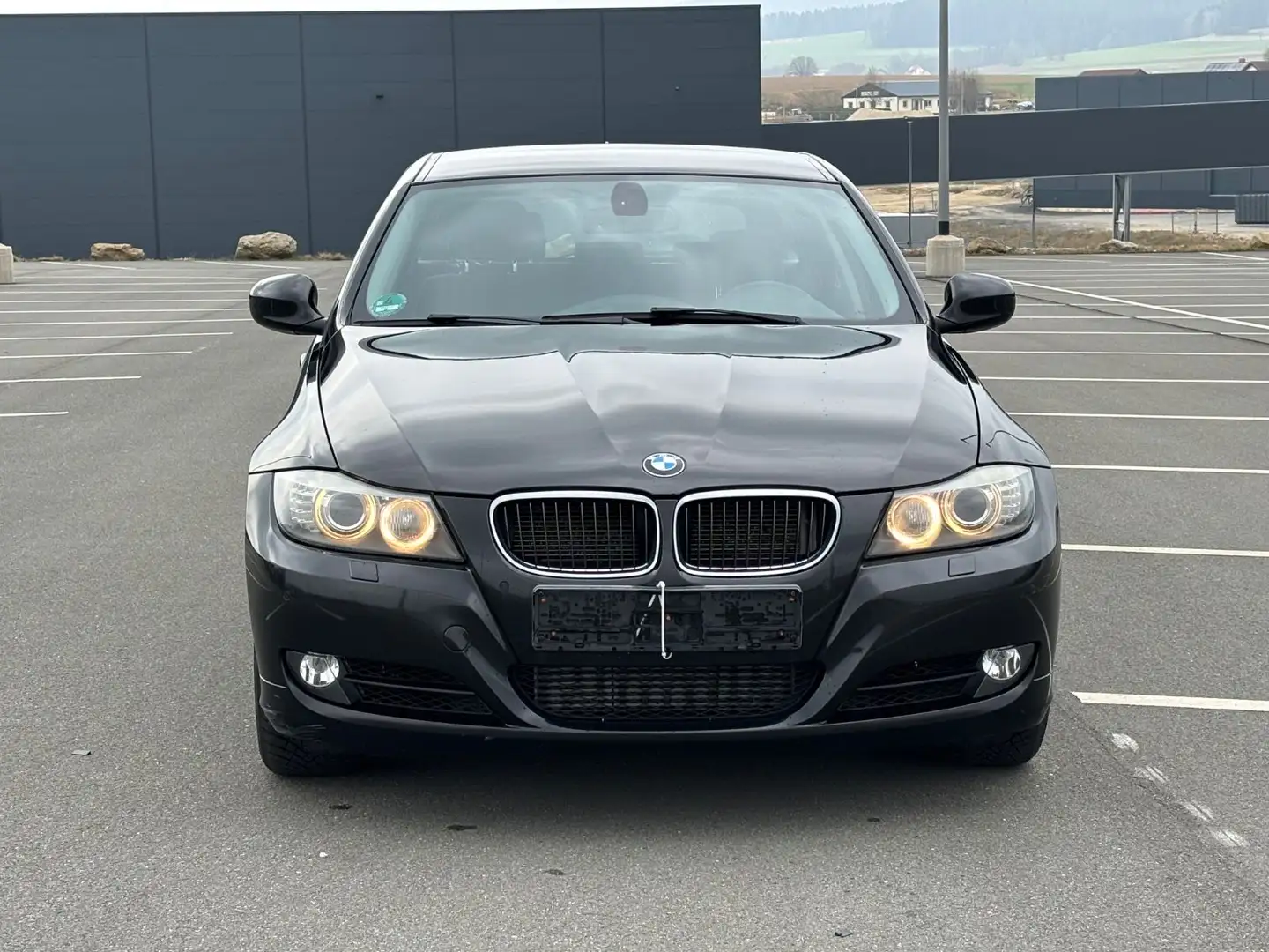 BMW 320 d xDrive Touring 184 PS Navi Xenon Noir - 2