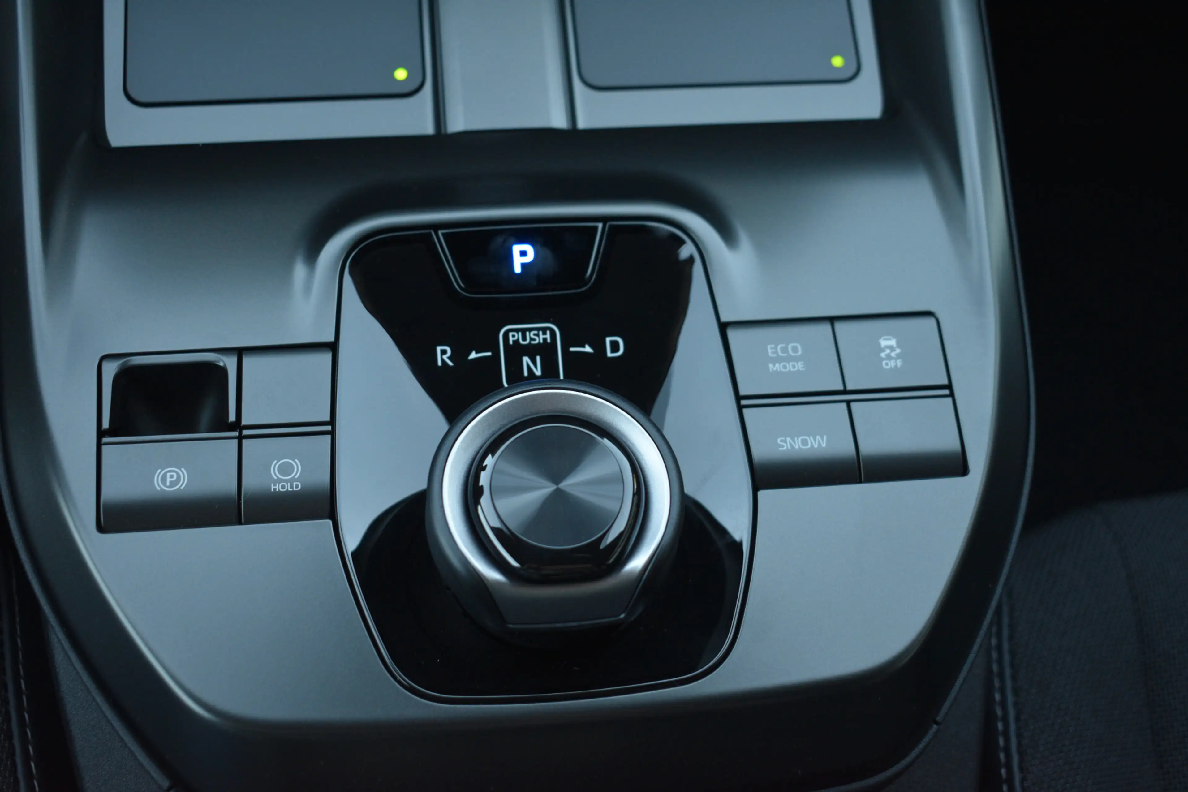 Toyota C-HR+ First Edition 77 kWh Automaat 224pk | 20 two-tone — photo 11