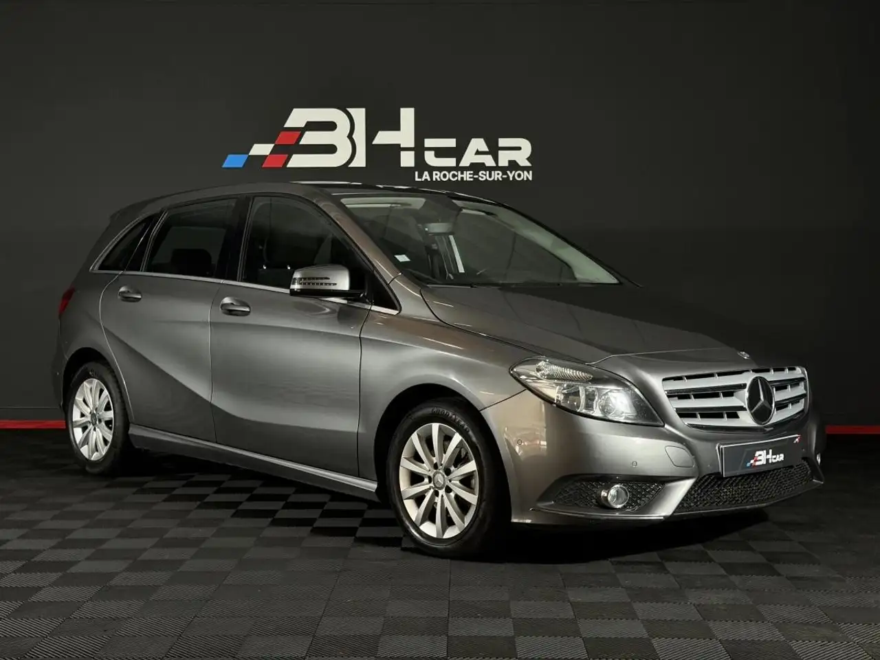 Mercedes-Benz B 200