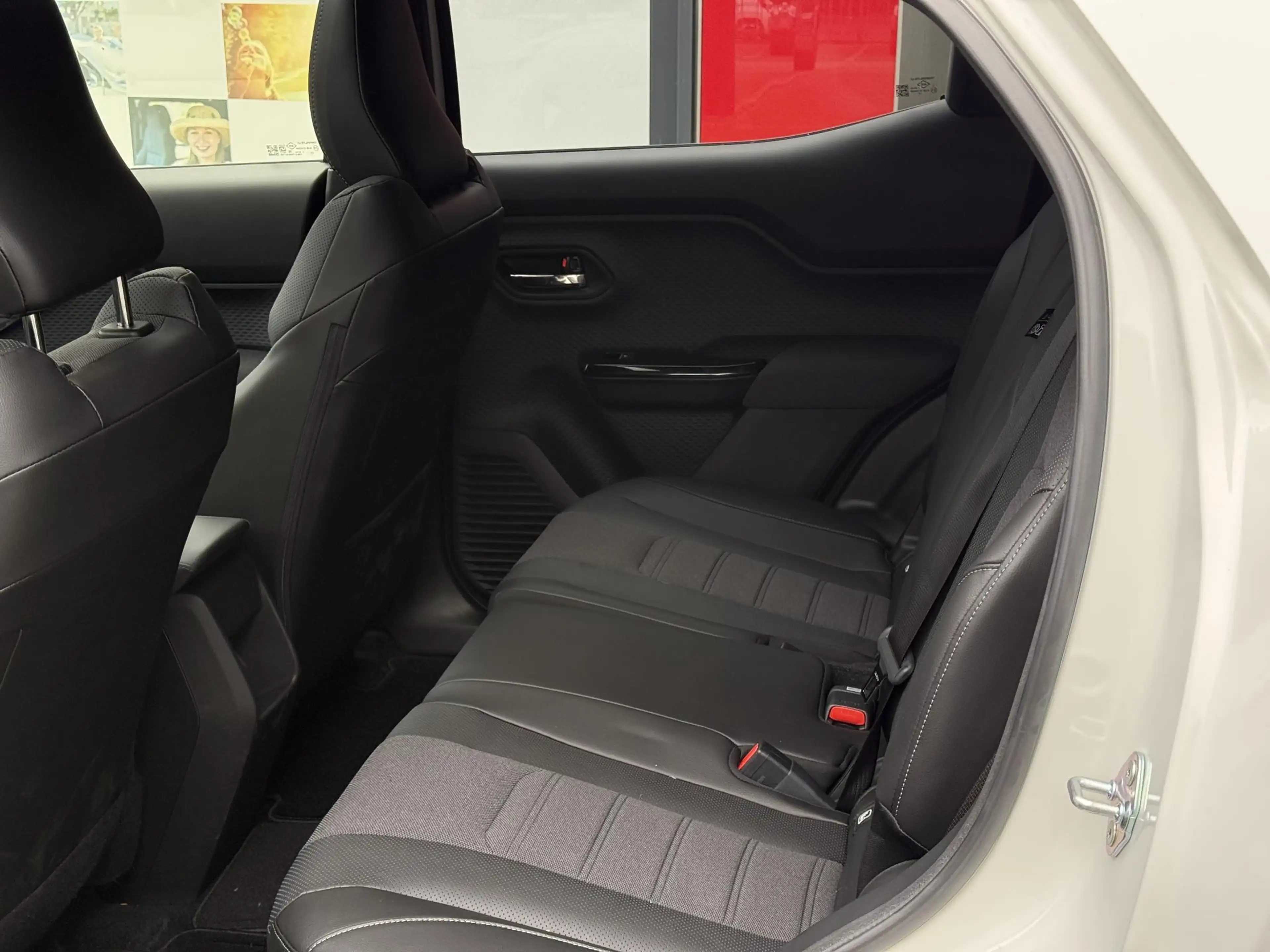 Toyota Urban Cruiser Executive 61 kWh JBL AUDIO PANORAMADAK 360 GRADEN — photo 24