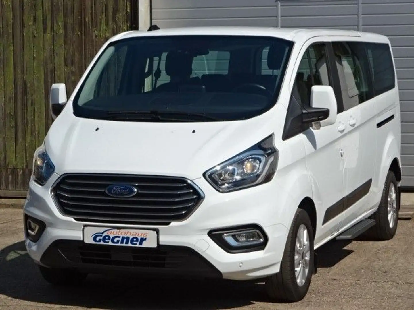 Ford Tourneo Custom 130PS L2 Trend Navi Kamera 8-Sitz Weiß - 2