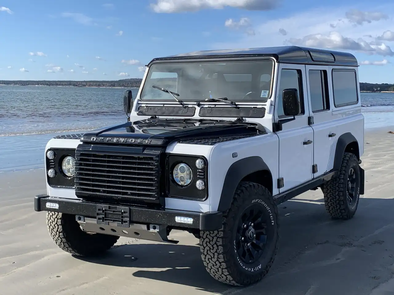 Land Rover Defender снимка Land Rover Defender