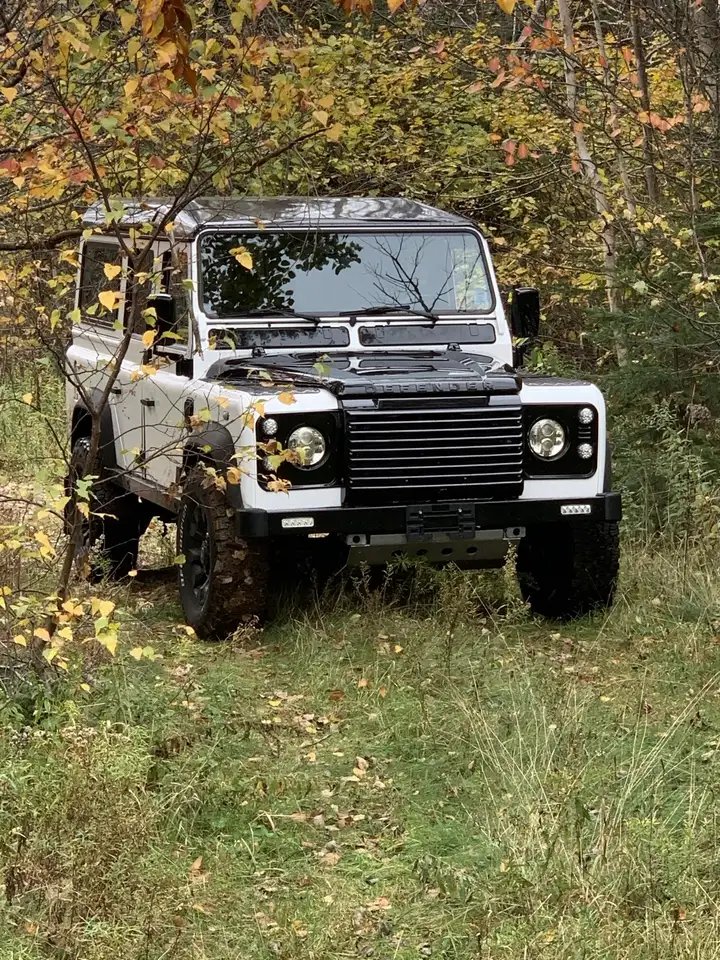 Land Rover Defender снимка Land Rover Defender