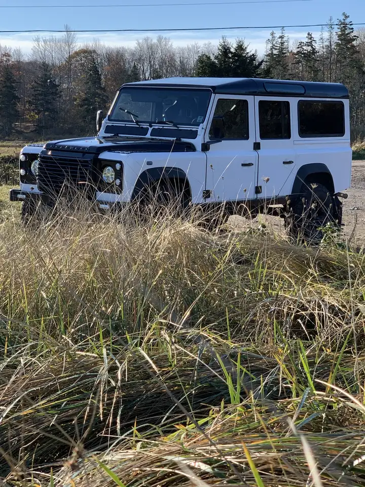 Land Rover Defender снимка Land Rover Defender