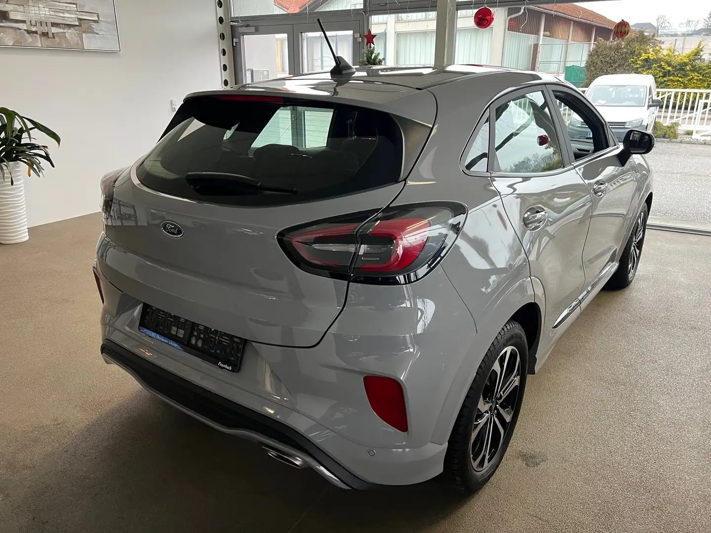 Ford Puma ST-Line Grau - 2